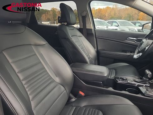 Used 2023 Kia Sportage SX image 25
