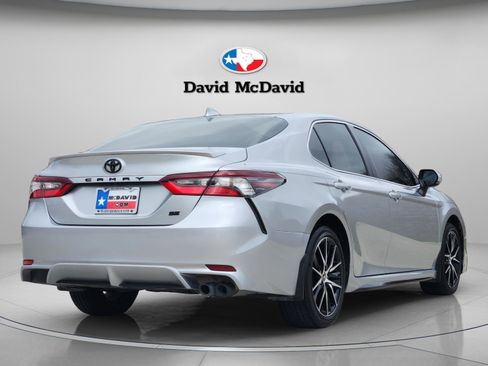 Used 2024 Toyota Camry SE image 6
