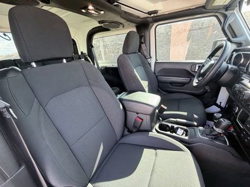 Used 2023 Jeep Wrangler Sport AWD/4WD image 28