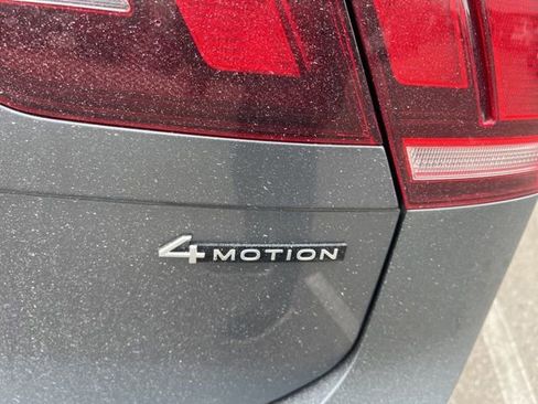 Certified 2022 Volkswagen Tiguan SE w/ Panoramic Sunroof Package image 5