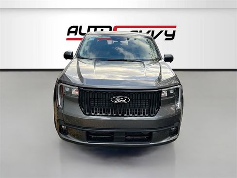 Used 2025 Ford Maverick Lobo image 2