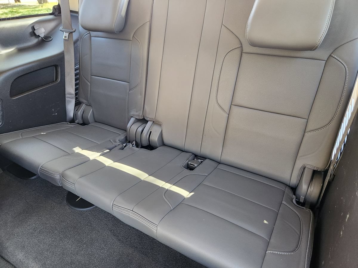 Used 2015 GMC Yukon Denali w/ Premium Package AWD/4WD image 53