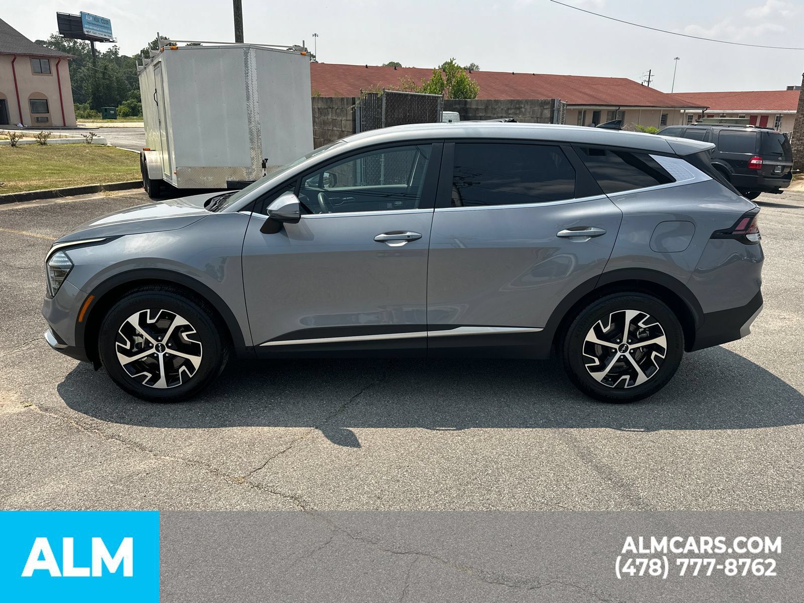 Used 2025 Kia Sportage EX FWD image 9