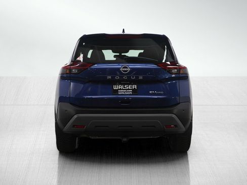 Used 2023 Nissan Rogue SV image 4