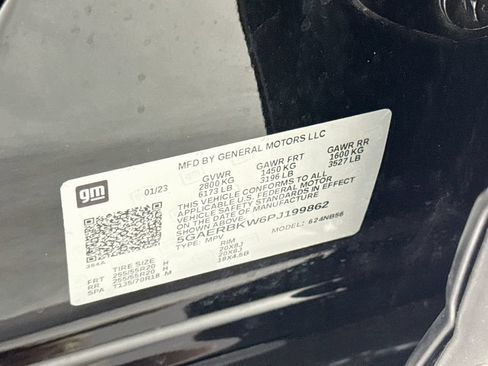 Used 2023 Buick Enclave Essence w/ Sport Touring Edition FWD image 35