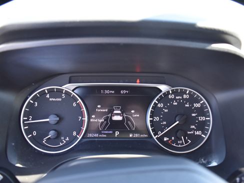 Used 2025 Nissan Rogue SV image 17