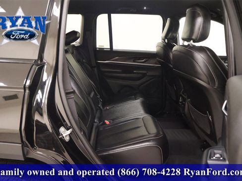 Used 2024 Jeep Grand Cherokee Limited image 14