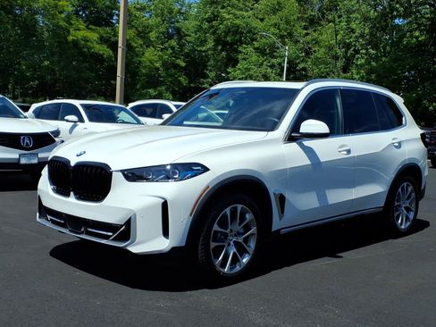 Used 2025 BMW X5 xDrive40i w/ Premium Package AWD/4WD image 3