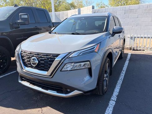 Used 2021 Nissan Rogue Platinum FWD image 2