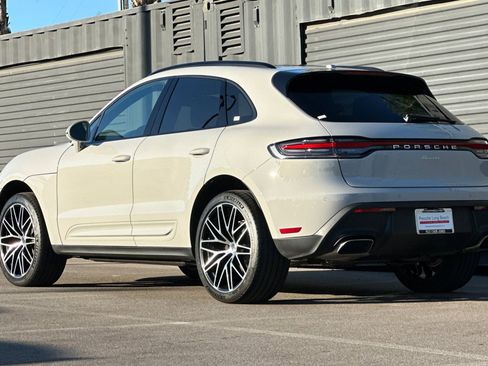 Used 2025 Porsche Macan image 3