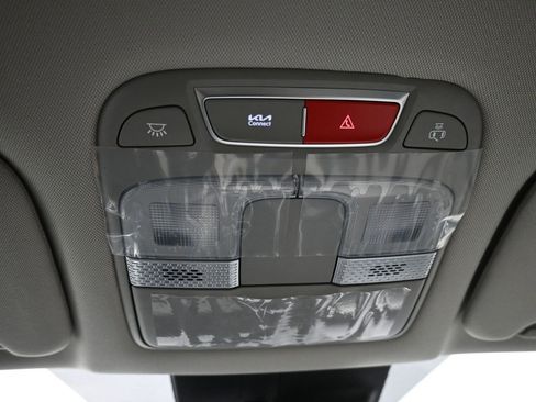 Used 2024 Kia Telluride S image 17