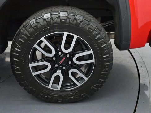 Used 2021 GMC Sierra 1500 AT4 w/ Technology Package AWD/4WD image 37