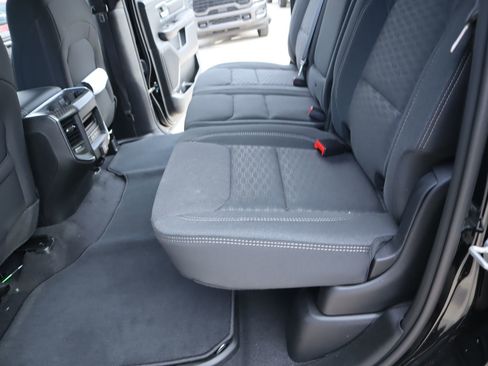 New 2026 RAM 1500 4x4 Crew Cab image 13