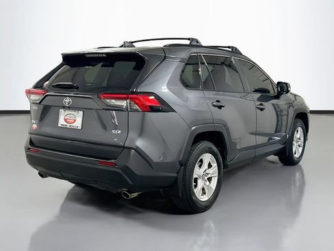 Used 2019 Toyota RAV4 XLE w/ Convenience Package FWD image 4