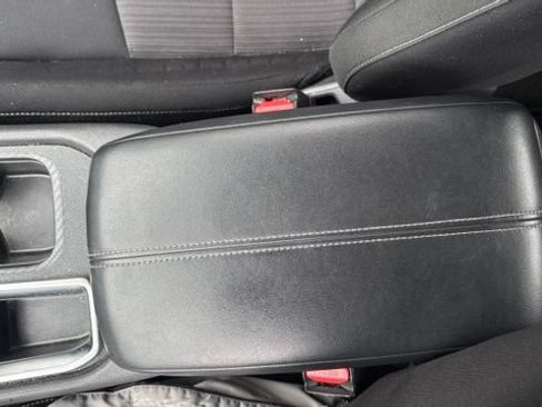 Used 2025 Nissan Sentra SV FWD image 19