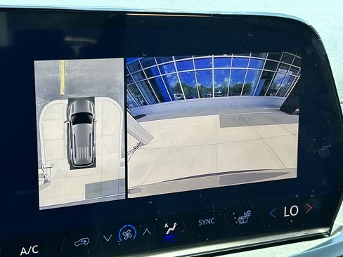 New 2026 Chevrolet Traverse LT w/ Sun and Wheel Package image 63