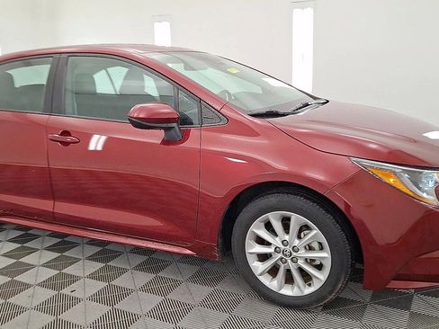 Used 2022 Toyota Corolla LE image 6