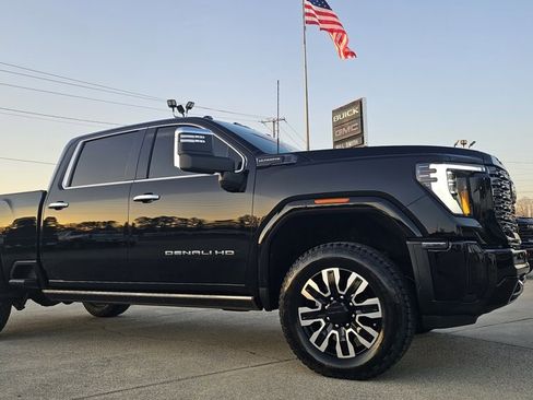 Used 2025 GMC Sierra 2500 Denali Ultimate w/ Max Trailering Package image 1