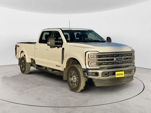 Used 2025 Ford F350 Lariat w/ FX4 Off-Road Package image 7