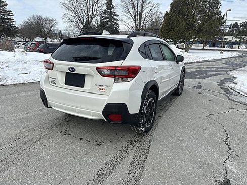 Used 2022 Subaru Crosstrek 2.0i Premium w/ Moonroof Package image 5