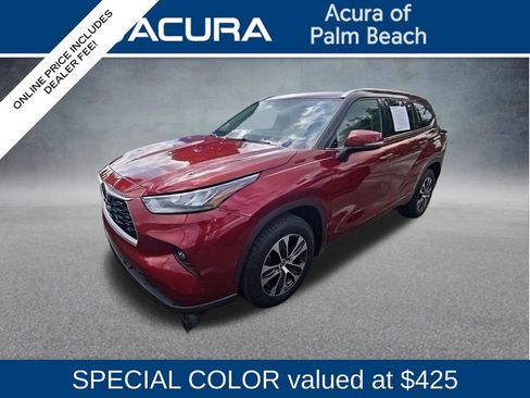 Used 2020 Toyota Highlander XLE FWD image 1