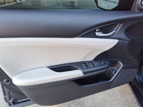 Used 2019 Honda Insight Touring image 19