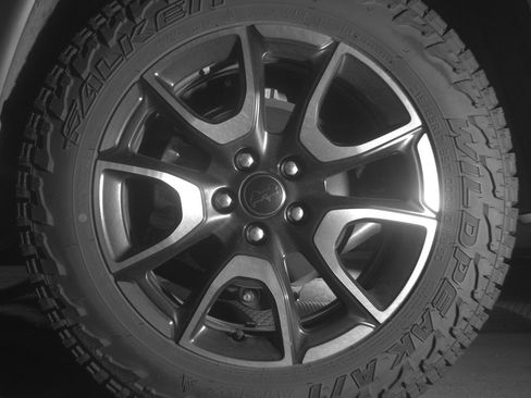 Used 2025 Jeep Compass Trailhawk image 14