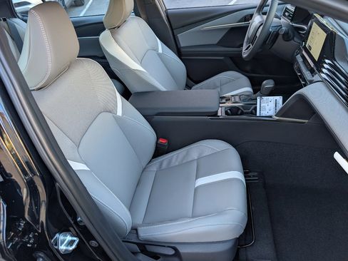 Used 2026 Toyota Camry SE w/ Convenience Package image 8