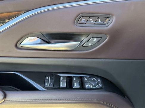 Used 2023 Cadillac Escalade ESV Sport Platinum w/ LPO, ONYX Package image 23