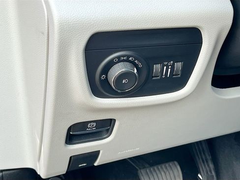 Certified 2022 Jeep Grand Cherokee L Overland w/ Advanced Protech Group III image 10