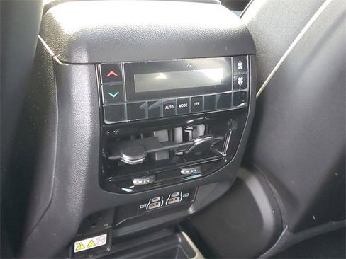 New 2025 Jeep Grand Cherokee L Altitude image 13