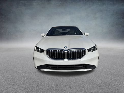 Used 2026 BMW 530i xDrive w/ Premium Package AWD/4WD image 9