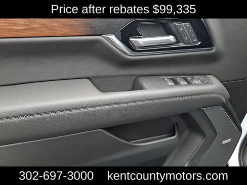 New 2026 GMC Yukon XL Denali w/ Denali Reserve Package AWD/4WD image 13