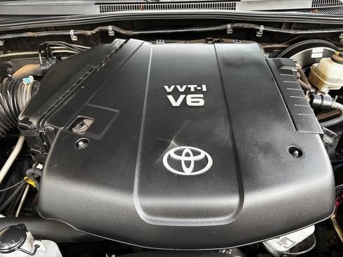 Used 2010 Toyota Tacoma PreRunner image 23