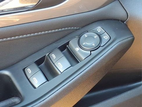 Used 2023 Chevrolet Traverse LT w/ LPO, Floor Liner Package image 16