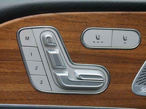 Used 2020 Mercedes-Benz GLS 450 4MATIC image 23