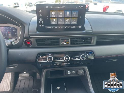 Used 2025 Honda Pilot Black Edition image 28