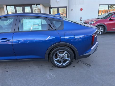 New 2025 Kia K4 LXS image 10