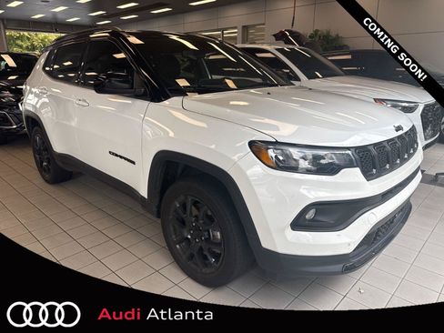 Used 2023 Jeep Compass Latitude w/ Sun and Sound Group AWD/4WD image 1