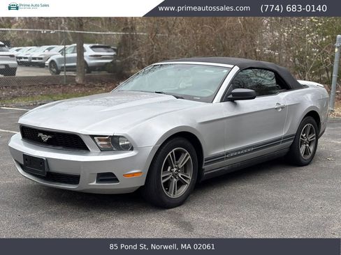 Used 2010 Ford Mustang Convertible RWD image 38
