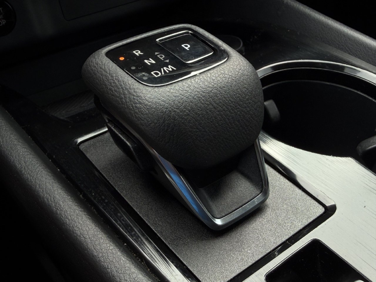 Used 2024 Nissan Rogue SV w/ SV Premium Package FWD image 18