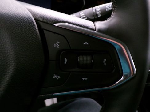 Used 2025 Chevrolet Trax LT w/ Driver Confidence Package image 21