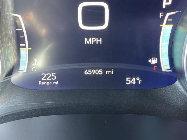 Used 2024 Chrysler Pacifica Touring-L FWD image 3