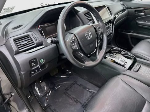 Used 2018 Honda Pilot Touring image 10