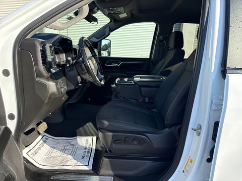 Used 2024 Chevrolet Silverado 2500 LT image 9