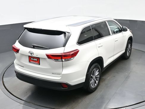 Used 2019 Toyota Highlander XLE AWD/4WD image 42