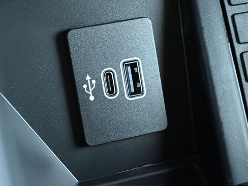 New 2025 Ford F150 Lariat w/ Equipment Group 502A High image 29