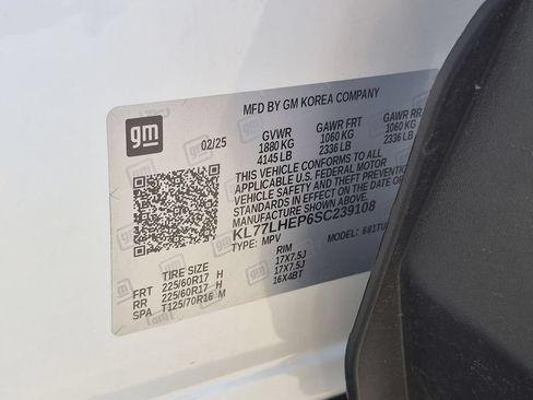 Used 2025 Chevrolet Trax LT w/ LT Convenience Package FWD image 36