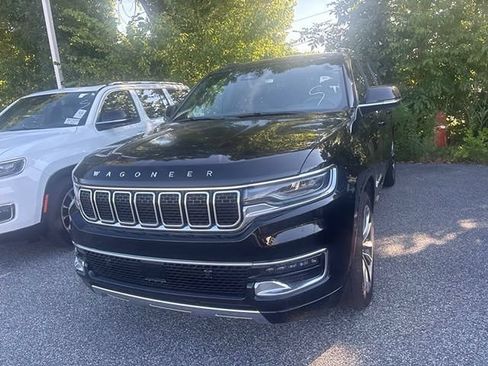 Used 2024 Jeep Wagoneer L Series III w/ Premium Group I AWD/4WD image 17