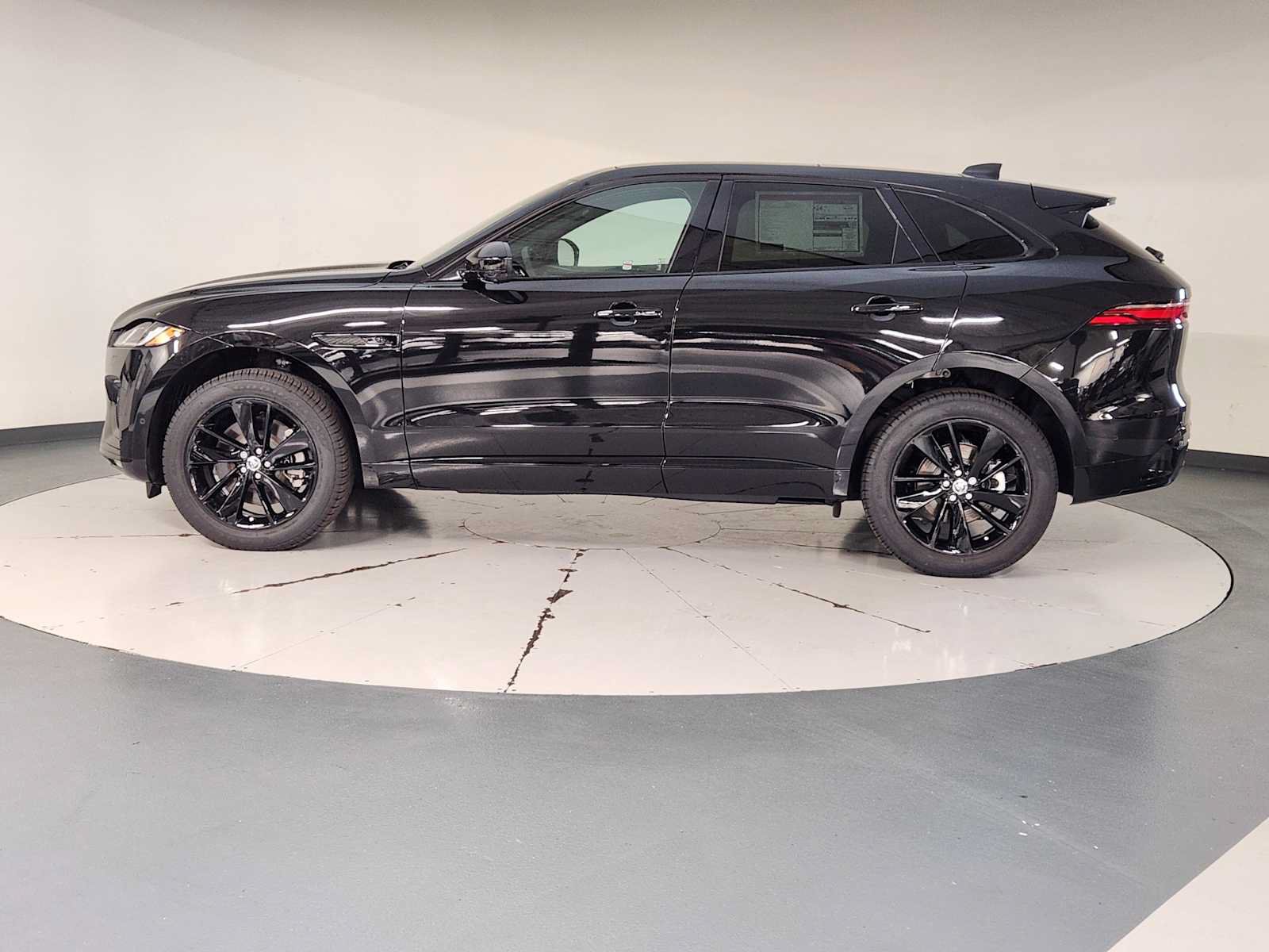 New 2026 Jaguar F-PACE R-Dynamic S AWD/4WD image 5